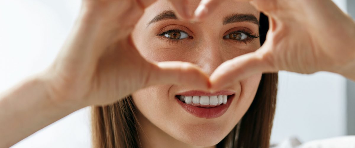 HiMirror – innowacyjne lusterko, które pomoże Ci przygotować się do wyjścia!