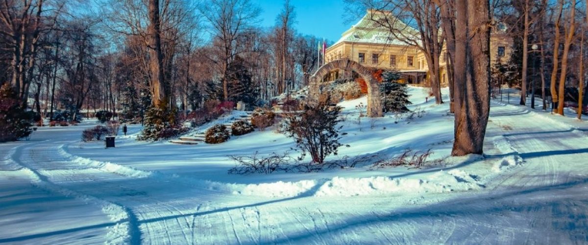 Zimowy reset tylko dla dorosłych: dlaczego na ferie warto wybrać hotel bez dzieci ze SPA?